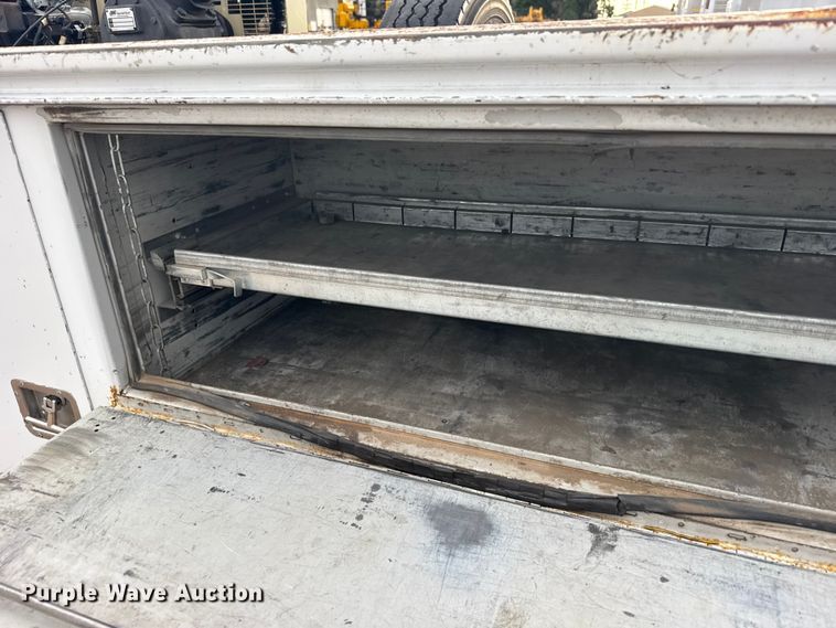 image for item EW4859 1996 GMC Sierra 3500 utility bed pickup truck