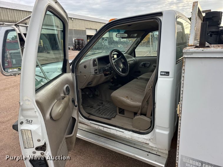 image for item EW4859 1996 GMC Sierra 3500 utility bed pickup truck