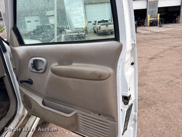 image for item EW4859 1996 GMC Sierra 3500 utility bed pickup truck