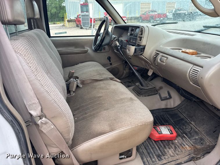 image for item EW4859 1996 GMC Sierra 3500 utility bed pickup truck