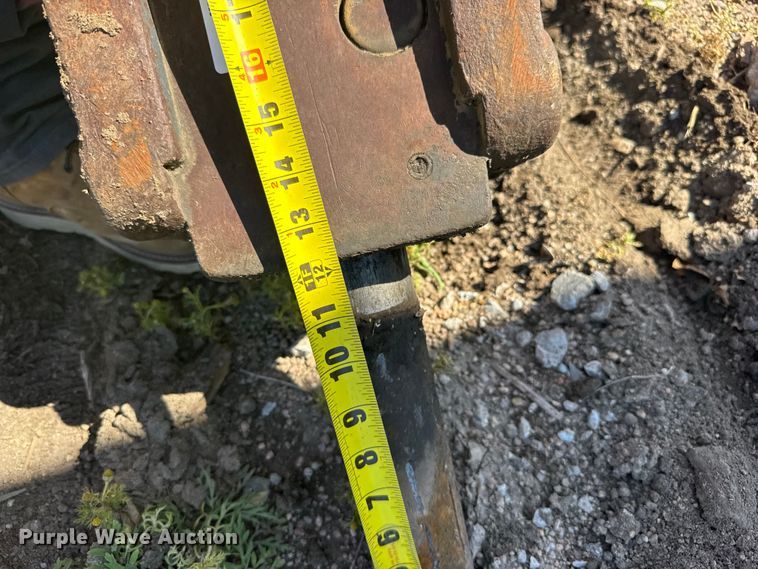 image for item EW4862 Bobcat skid steer breaker