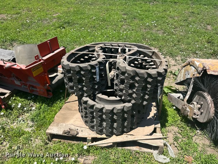 image for item EW4867 2021 Rubber track solutions tracks