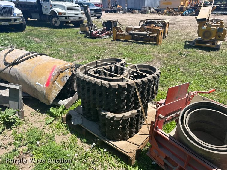 image for item EW4867 2021 Rubber track solutions tracks