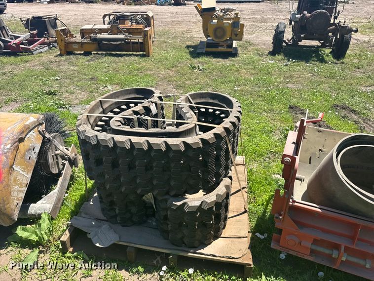 image for item EW4867 2021 Rubber track solutions tracks