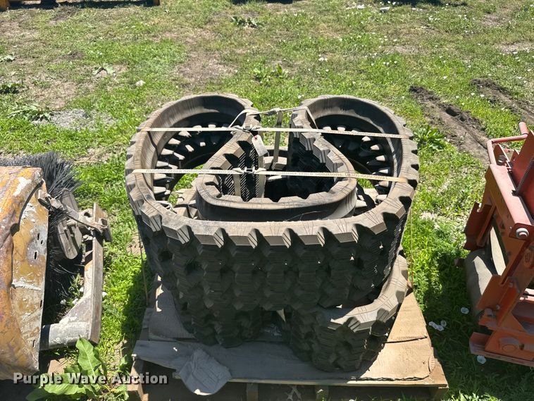 image for item EW4867 2021 Rubber track solutions tracks