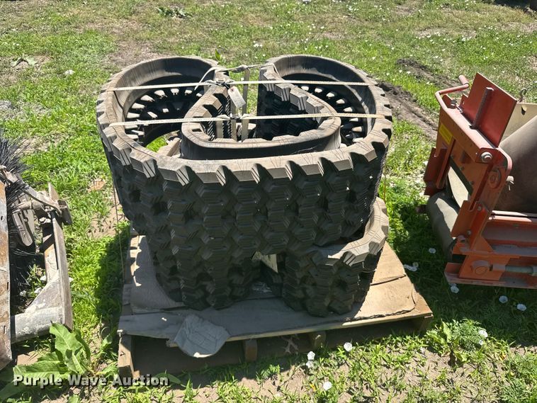 image for item EW4867 2021 Rubber track solutions tracks