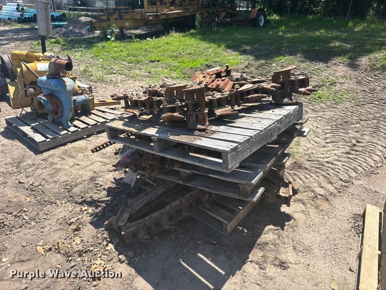 image for item EW4870 (3) trencher chains