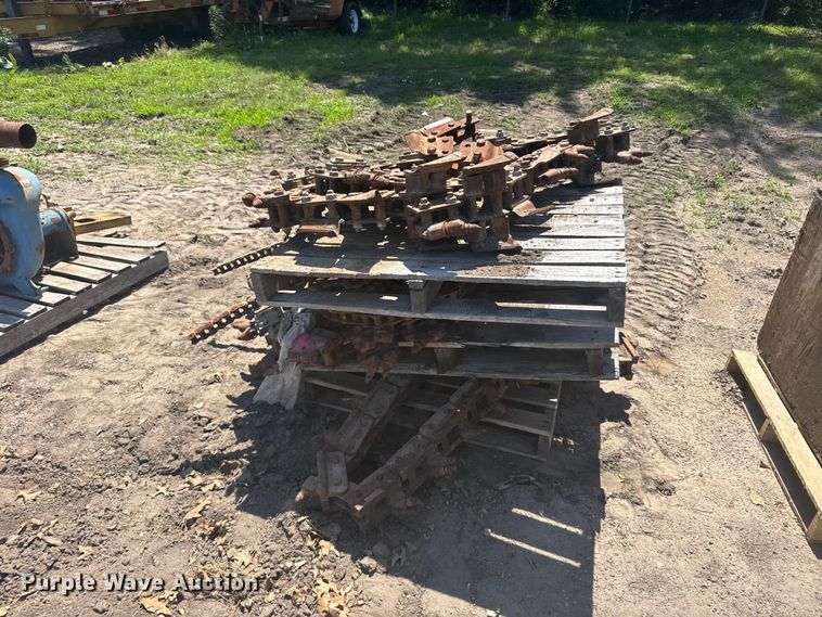image for item EW4870 (3) trencher chains