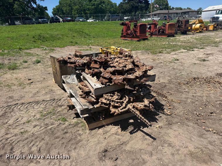image for item EW4870 (3) trencher chains