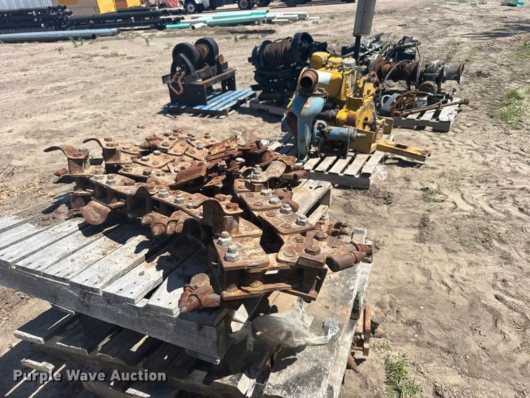 image for item EW4870 (3) trencher chains