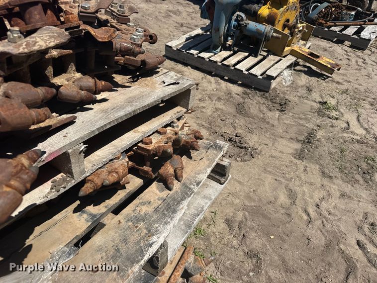 image for item EW4870 (3) trencher chains