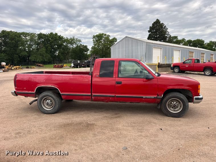 image for item EW4872 1999 GMC Sierra 2500 Ext. Cab pickup truck