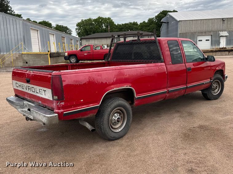 image for item EW4872 1999 GMC Sierra 2500 Ext. Cab pickup truck
