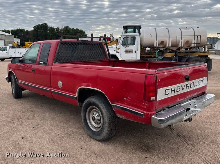image for item EW4872 1999 GMC Sierra 2500 Ext. Cab pickup truck