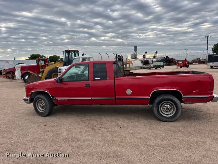 image for item EW4872 1999 GMC Sierra 2500 Ext. Cab pickup truck