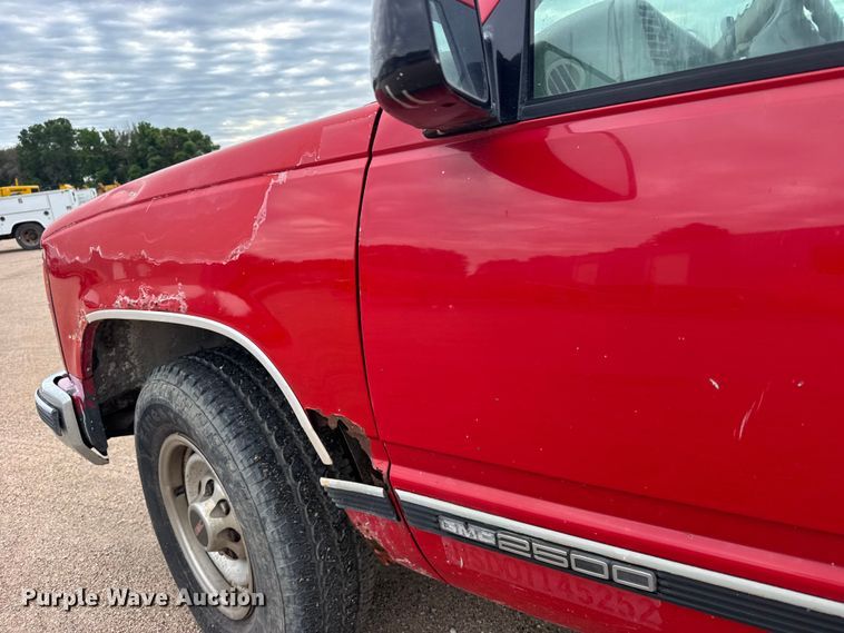 image for item EW4872 1999 GMC Sierra 2500 Ext. Cab pickup truck