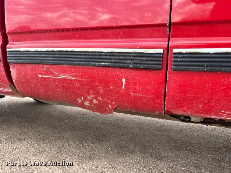 image for item EW4872 1999 GMC Sierra 2500 Ext. Cab pickup truck