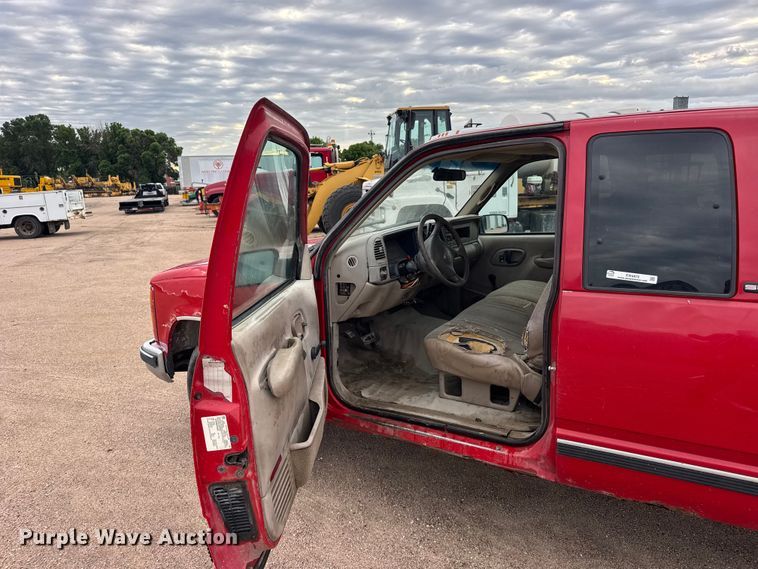 image for item EW4872 1999 GMC Sierra 2500 Ext. Cab pickup truck