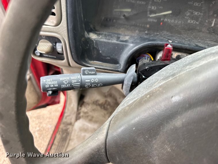 image for item EW4872 1999 GMC Sierra 2500 Ext. Cab pickup truck