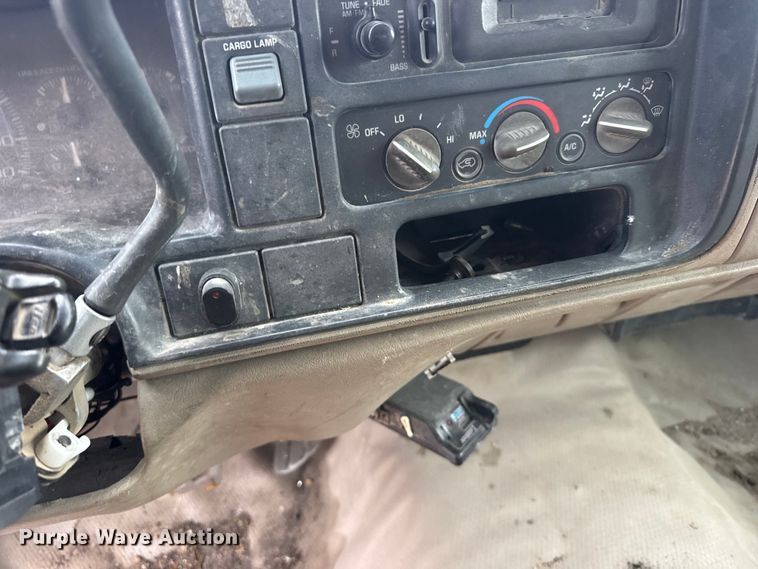 image for item EW4872 1999 GMC Sierra 2500 Ext. Cab pickup truck