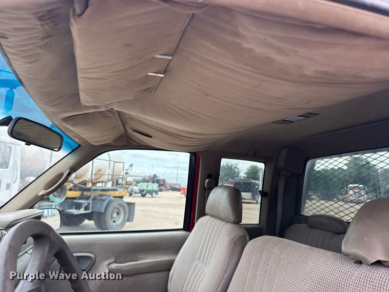 image for item EW4872 1999 GMC Sierra 2500 Ext. Cab pickup truck