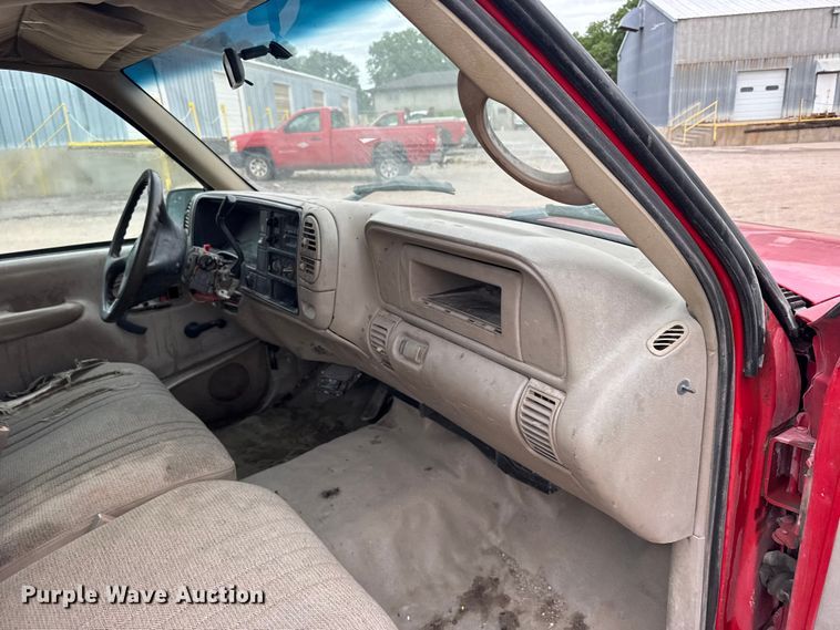 image for item EW4872 1999 GMC Sierra 2500 Ext. Cab pickup truck