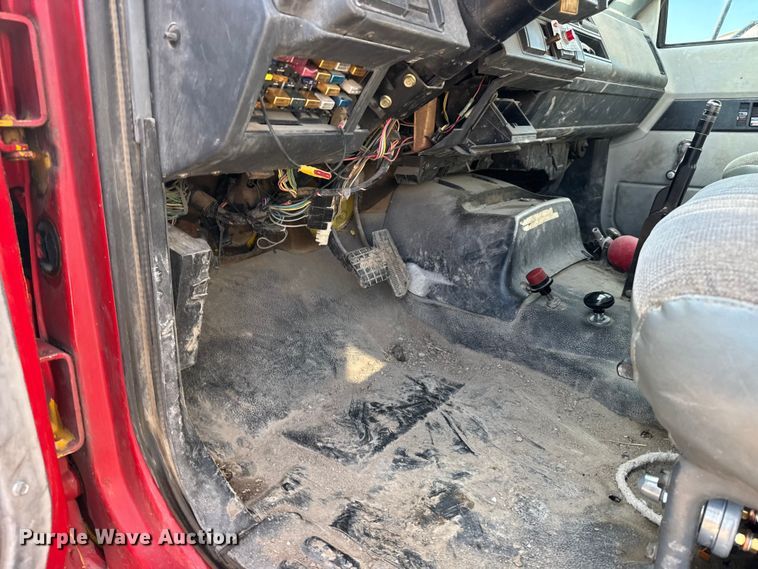 image for item EW4873 1999 GMC 6500 dump flatbed truck
