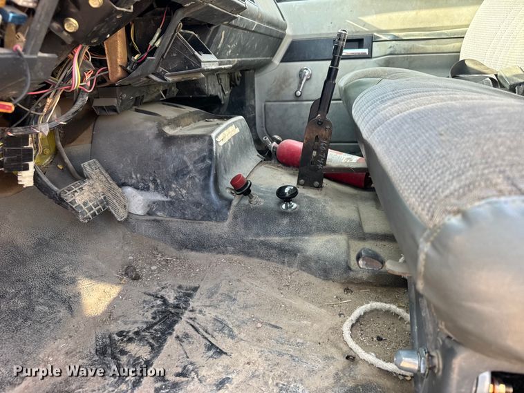 image for item EW4873 1999 GMC 6500 dump flatbed truck