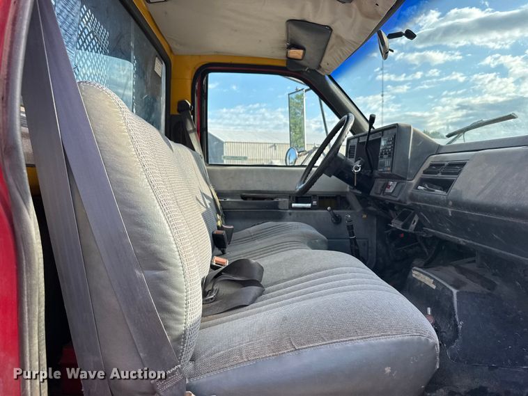 image for item EW4873 1999 GMC 6500 dump flatbed truck