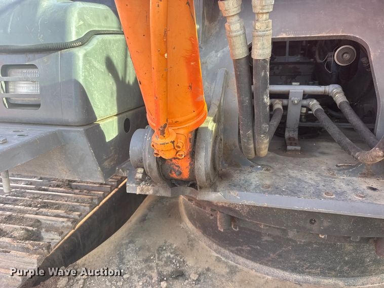 image for item EW4902 2007 Hitachi ZX240LC-3 excavator