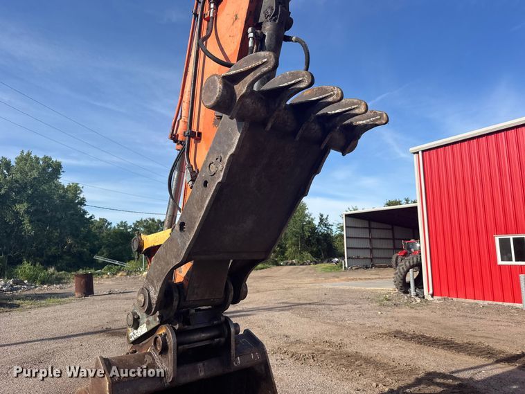 image for item EW4902 2007 Hitachi ZX240LC-3 excavator
