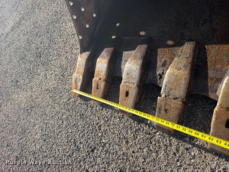 image for item EW4902 2007 Hitachi ZX240LC-3 excavator