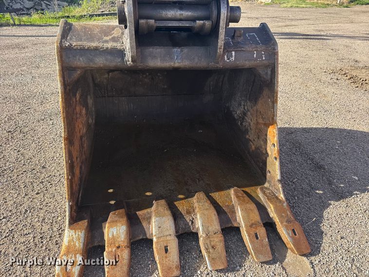 image for item EW4902 2007 Hitachi ZX240LC-3 excavator