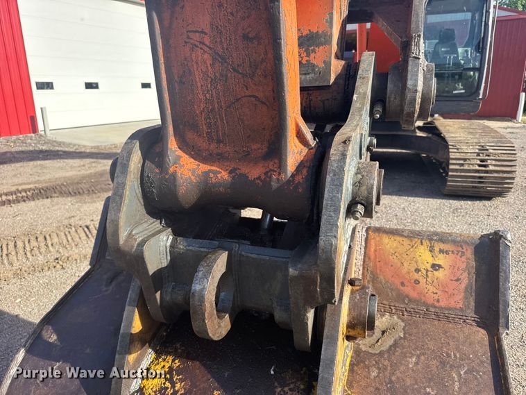 image for item EW4902 2007 Hitachi ZX240LC-3 excavator
