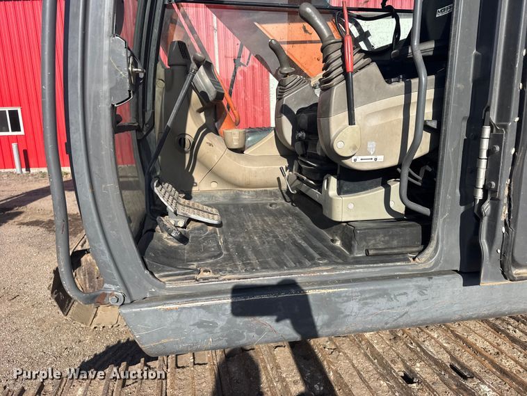 image for item EW4902 2007 Hitachi ZX240LC-3 excavator