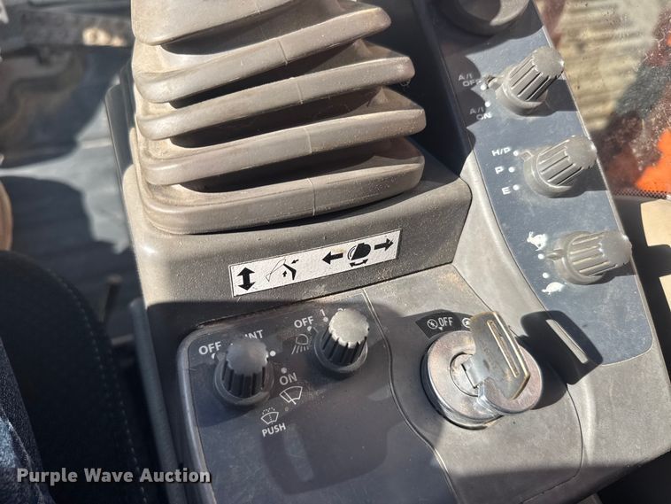 image for item EW4902 2007 Hitachi ZX240LC-3 excavator