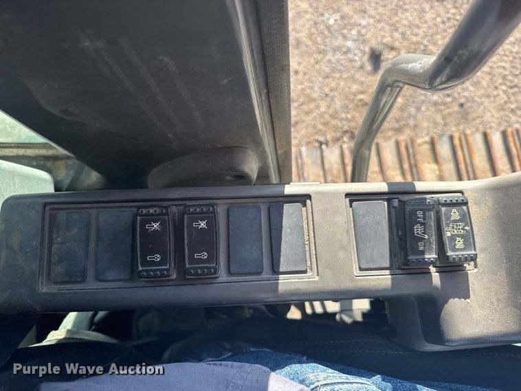 image for item EW4902 2007 Hitachi ZX240LC-3 excavator