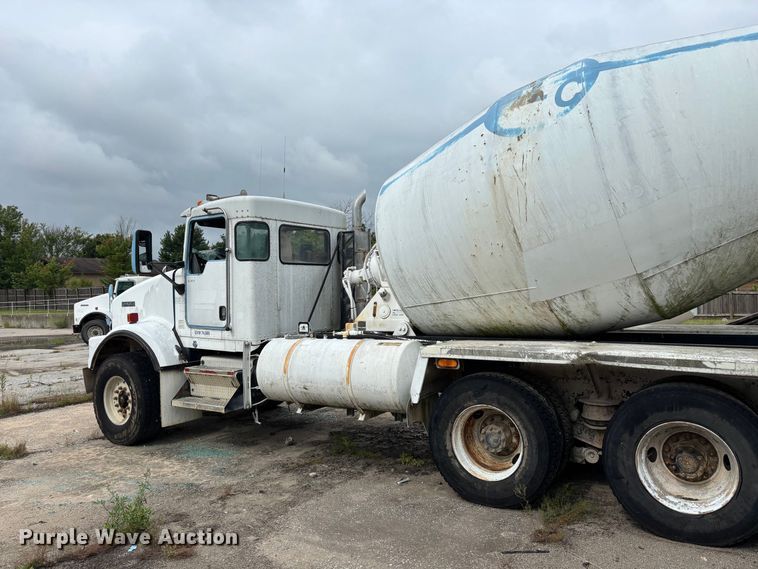 image for item FB3270 2005 Kenworth T800 ready mix truck