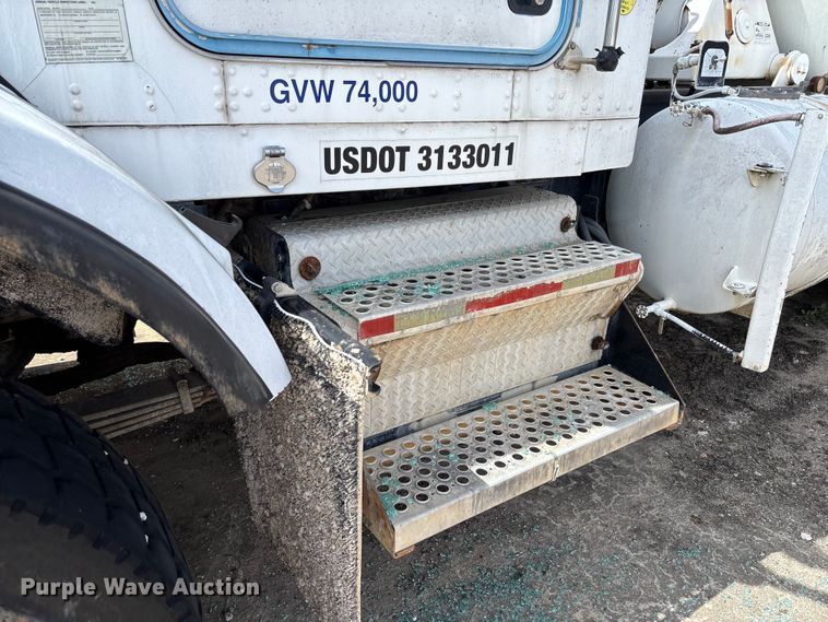 image for item FB3270 2005 Kenworth T800 ready mix truck