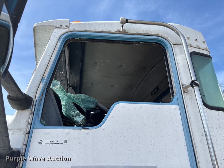 image for item FB3270 2005 Kenworth T800 ready mix truck