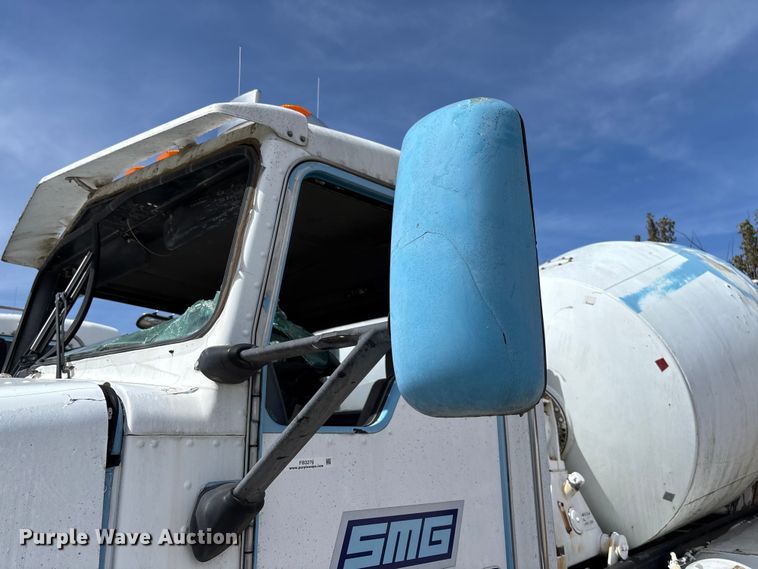 image for item FB3270 2005 Kenworth T800 ready mix truck