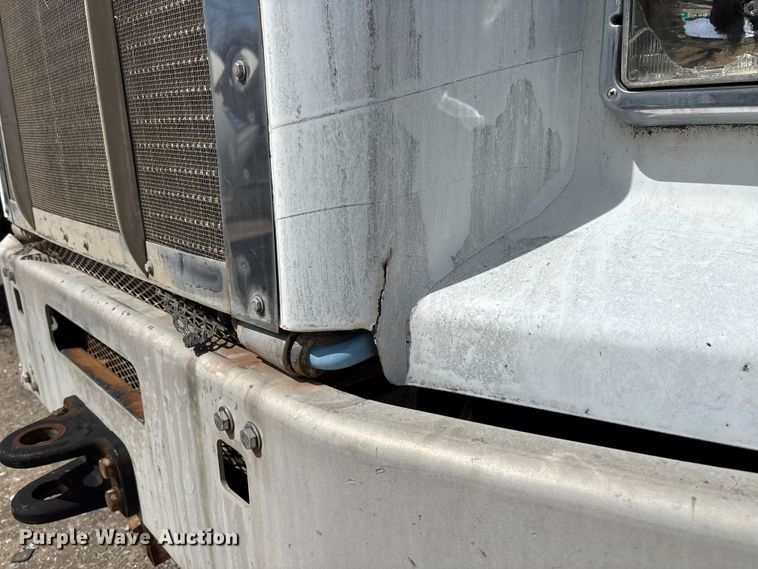 image for item FB3270 2005 Kenworth T800 ready mix truck