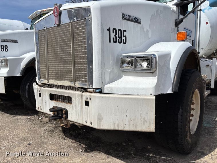 image for item FB3270 2005 Kenworth T800 ready mix truck