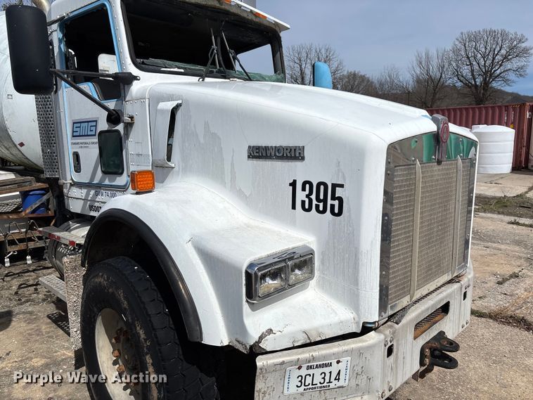 image for item FB3270 2005 Kenworth T800 ready mix truck