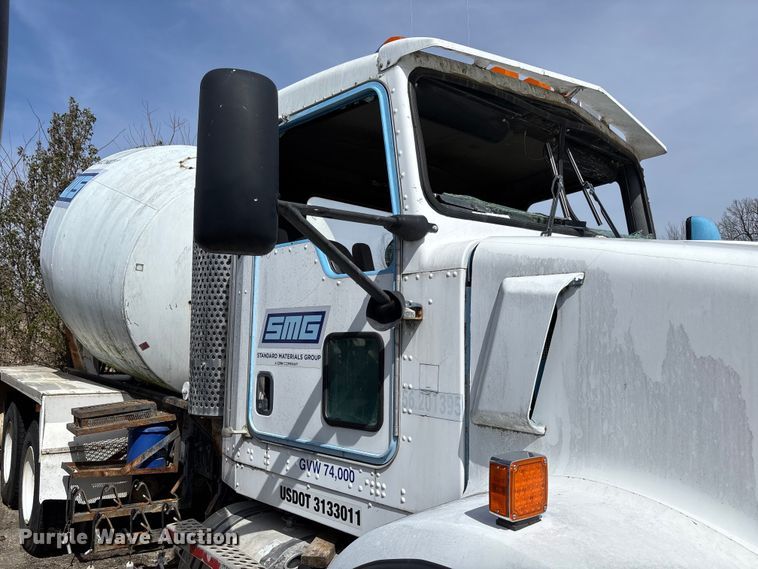 image for item FB3270 2005 Kenworth T800 ready mix truck