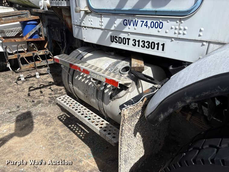 image for item FB3270 2005 Kenworth T800 ready mix truck