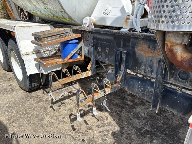 image for item FB3270 2005 Kenworth T800 ready mix truck
