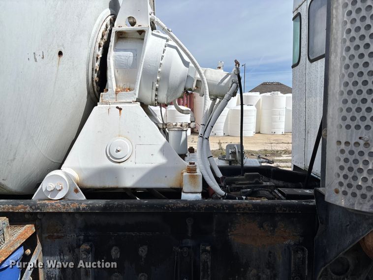 image for item FB3270 2005 Kenworth T800 ready mix truck