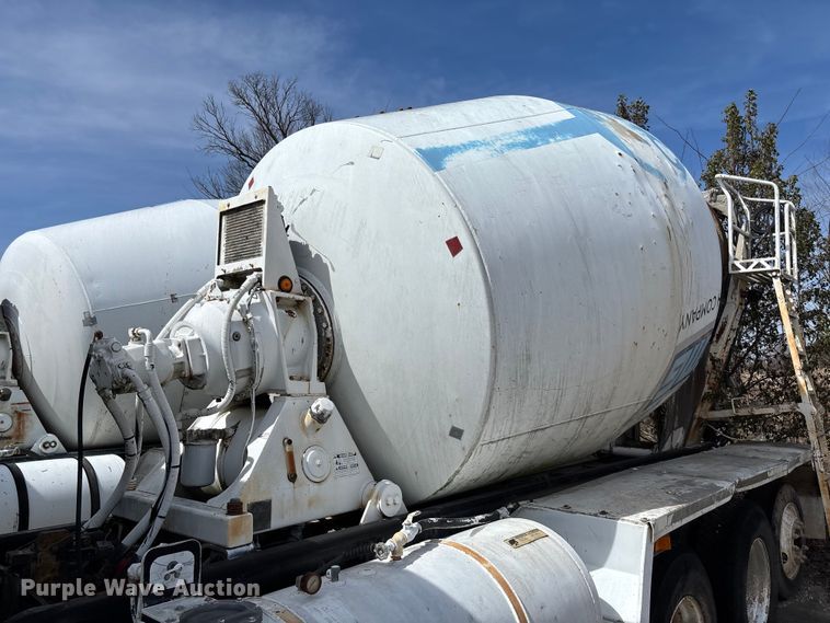 image for item FB3270 2005 Kenworth T800 ready mix truck