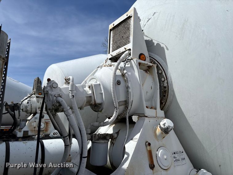 image for item FB3270 2005 Kenworth T800 ready mix truck